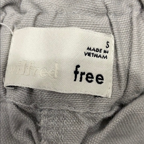 Aritzia ruffle top shorts - Picture 2 of 3